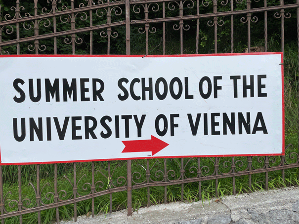 Sign for the University of Vienna Summer School, where Verena Ringler spoke about the future of the EU and its institutions.